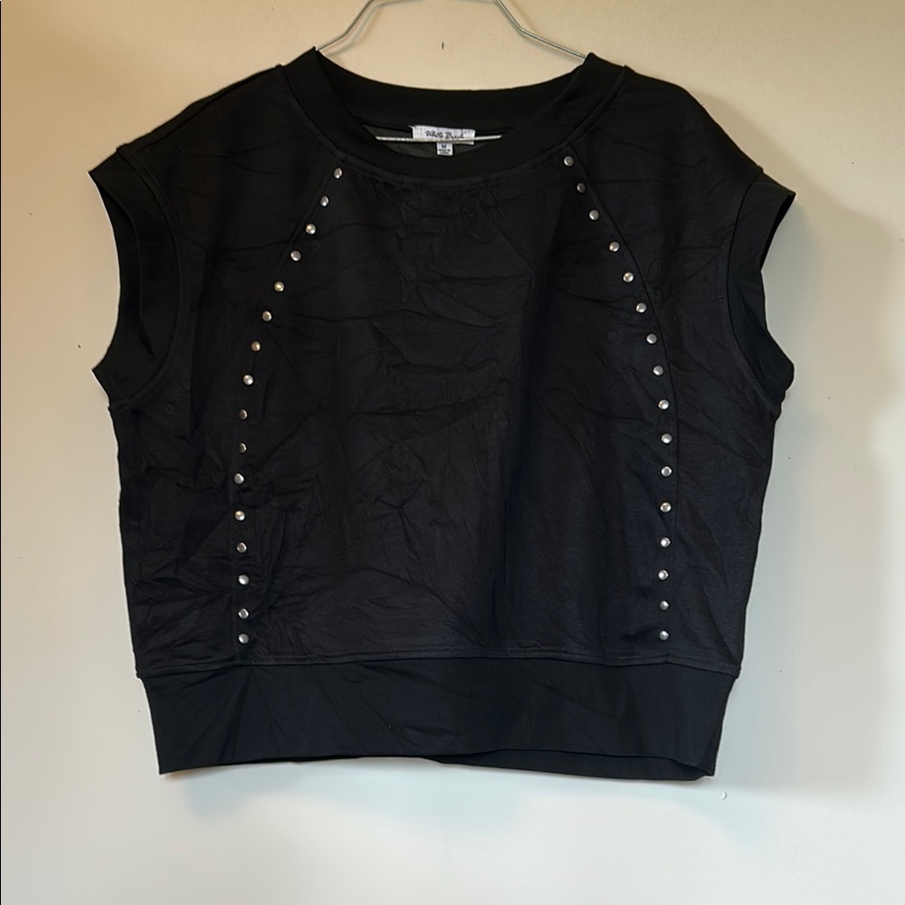 White Birch studded sleeveless black waist length top size medium new w/o tags